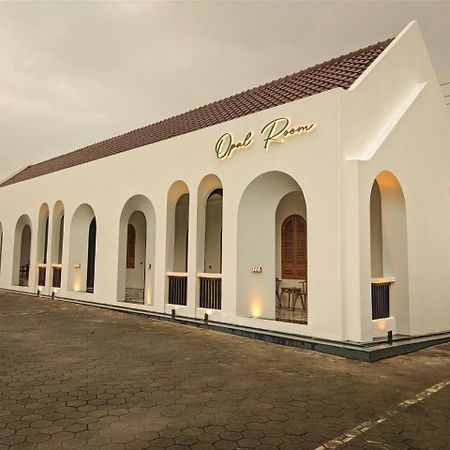 Hotel Besar פורווקרטו מראה חיצוני תמונה