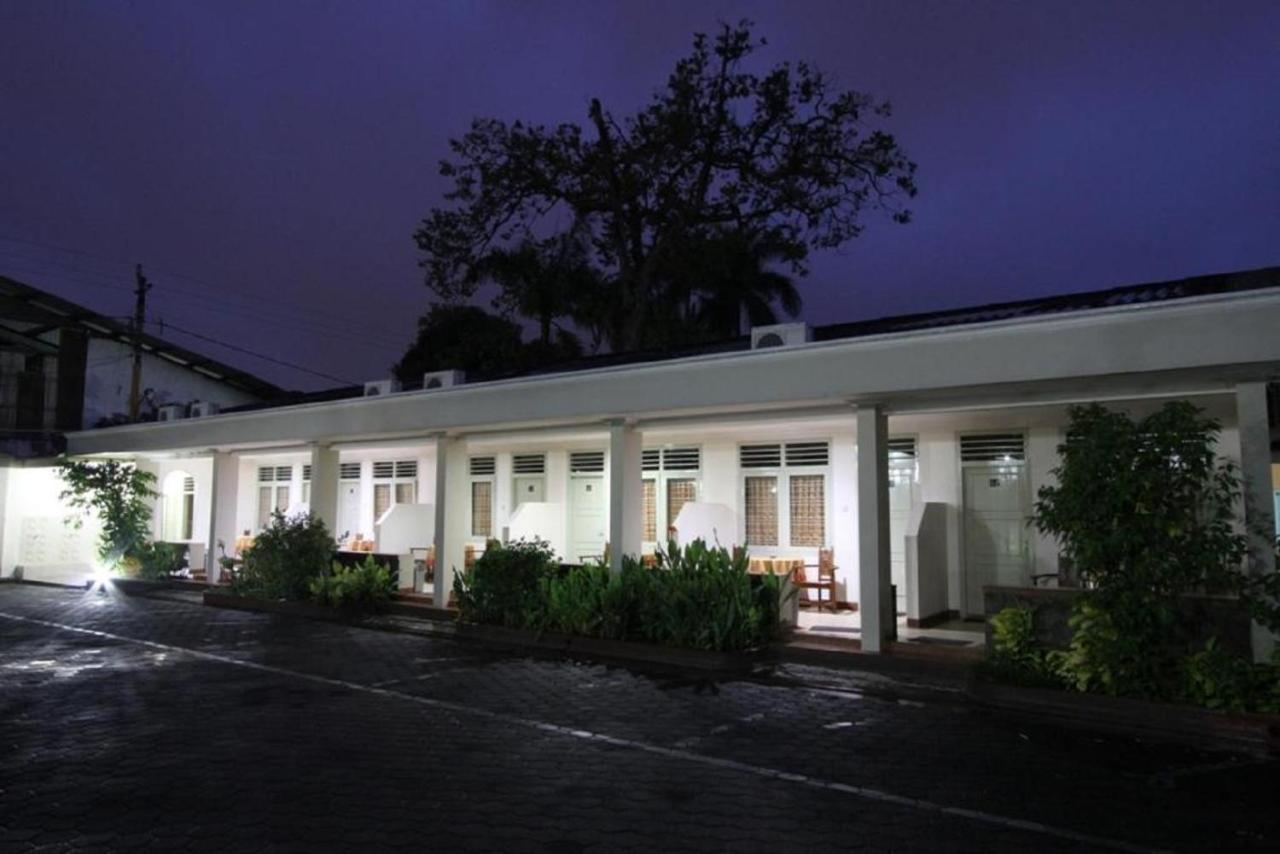 Hotel Besar פורווקרטו מראה חיצוני תמונה