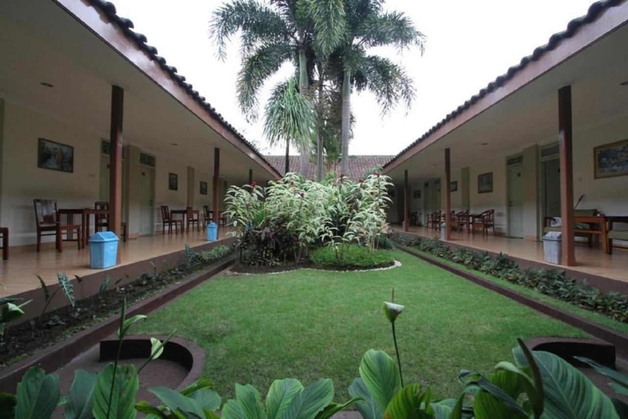 Hotel Besar פורווקרטו מראה חיצוני תמונה