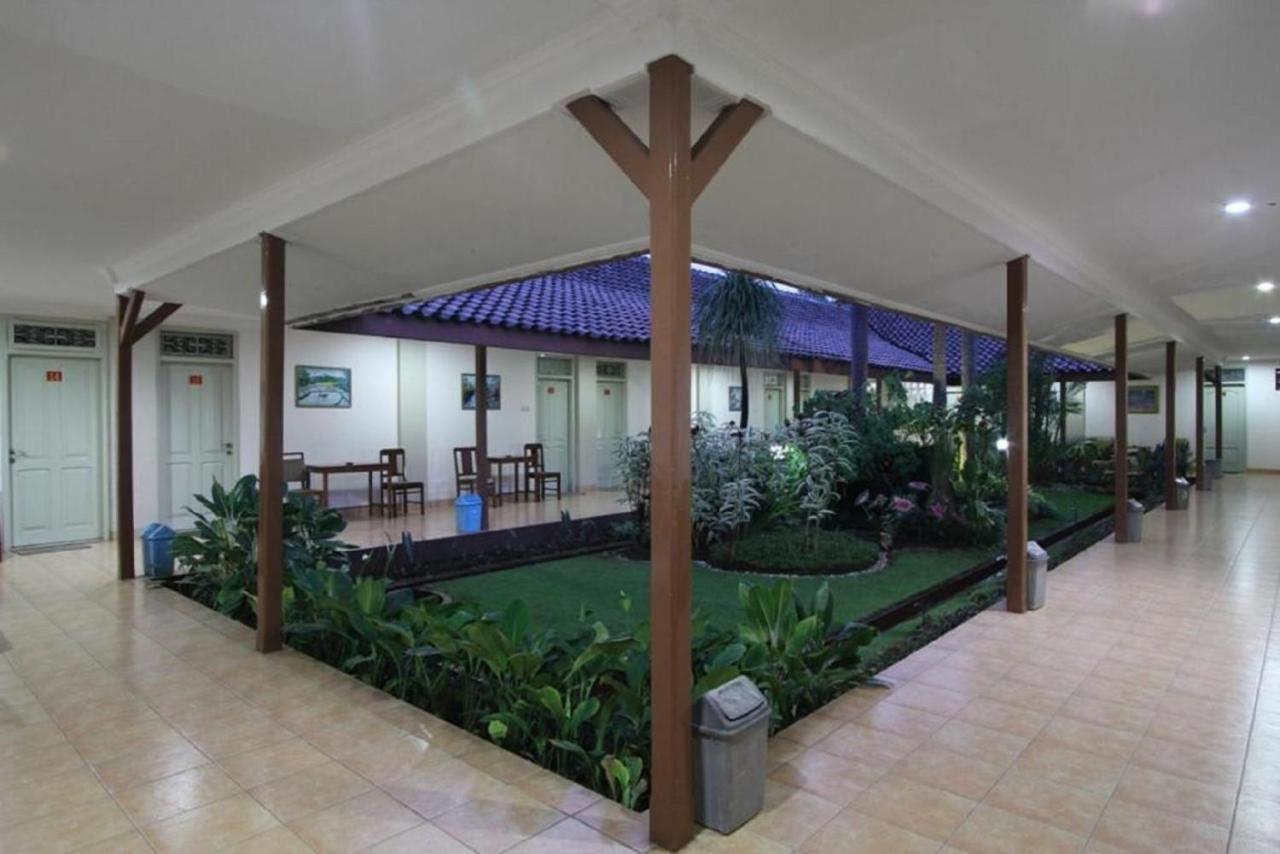 Hotel Besar פורווקרטו מראה חיצוני תמונה
