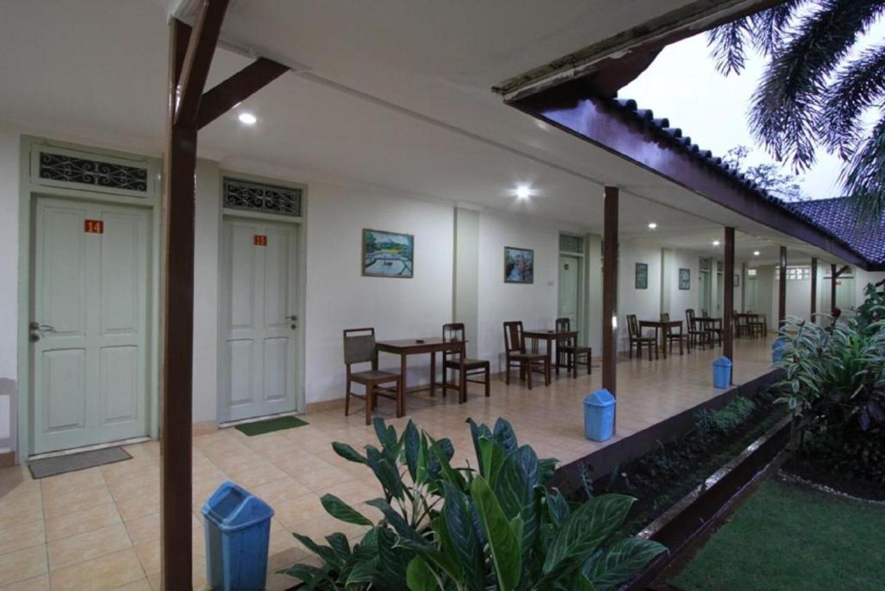 Hotel Besar פורווקרטו מראה חיצוני תמונה