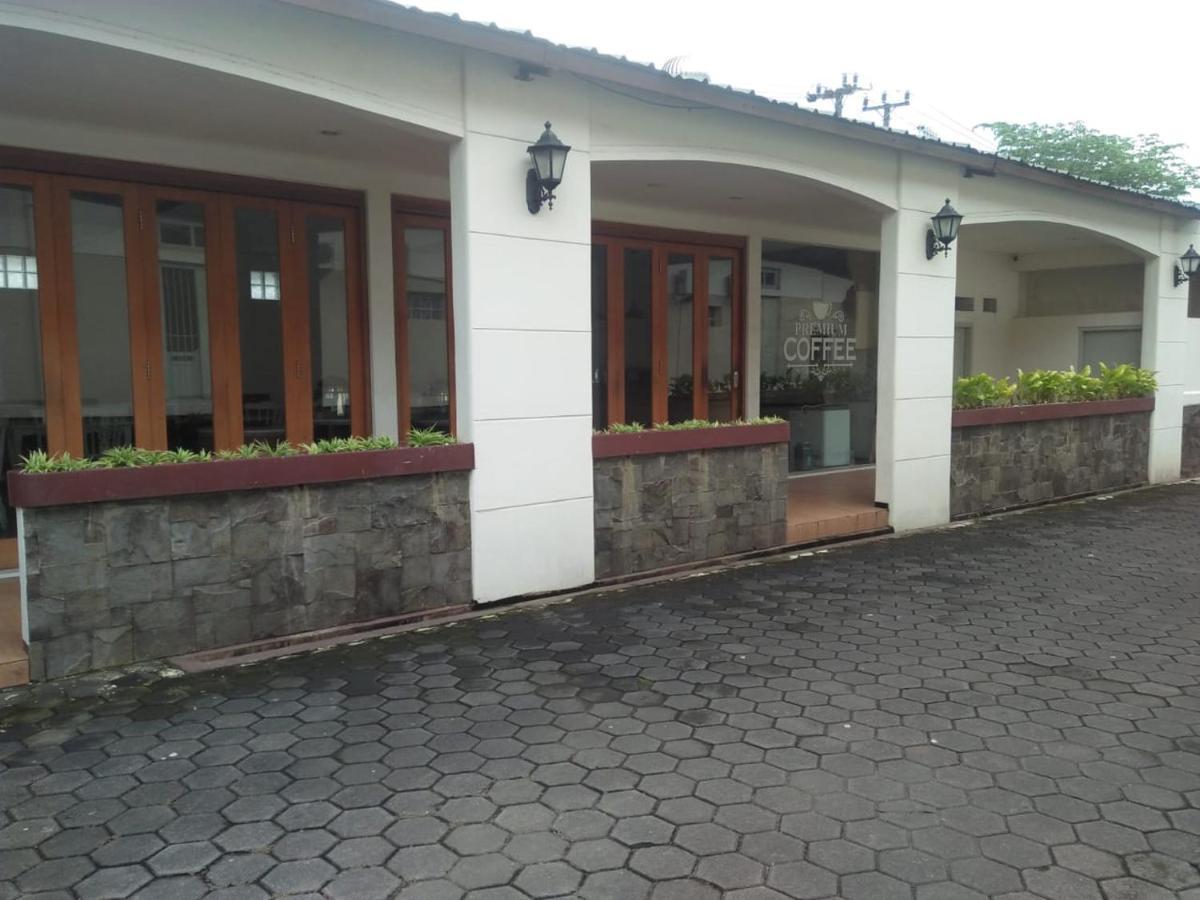Hotel Besar פורווקרטו מראה חיצוני תמונה