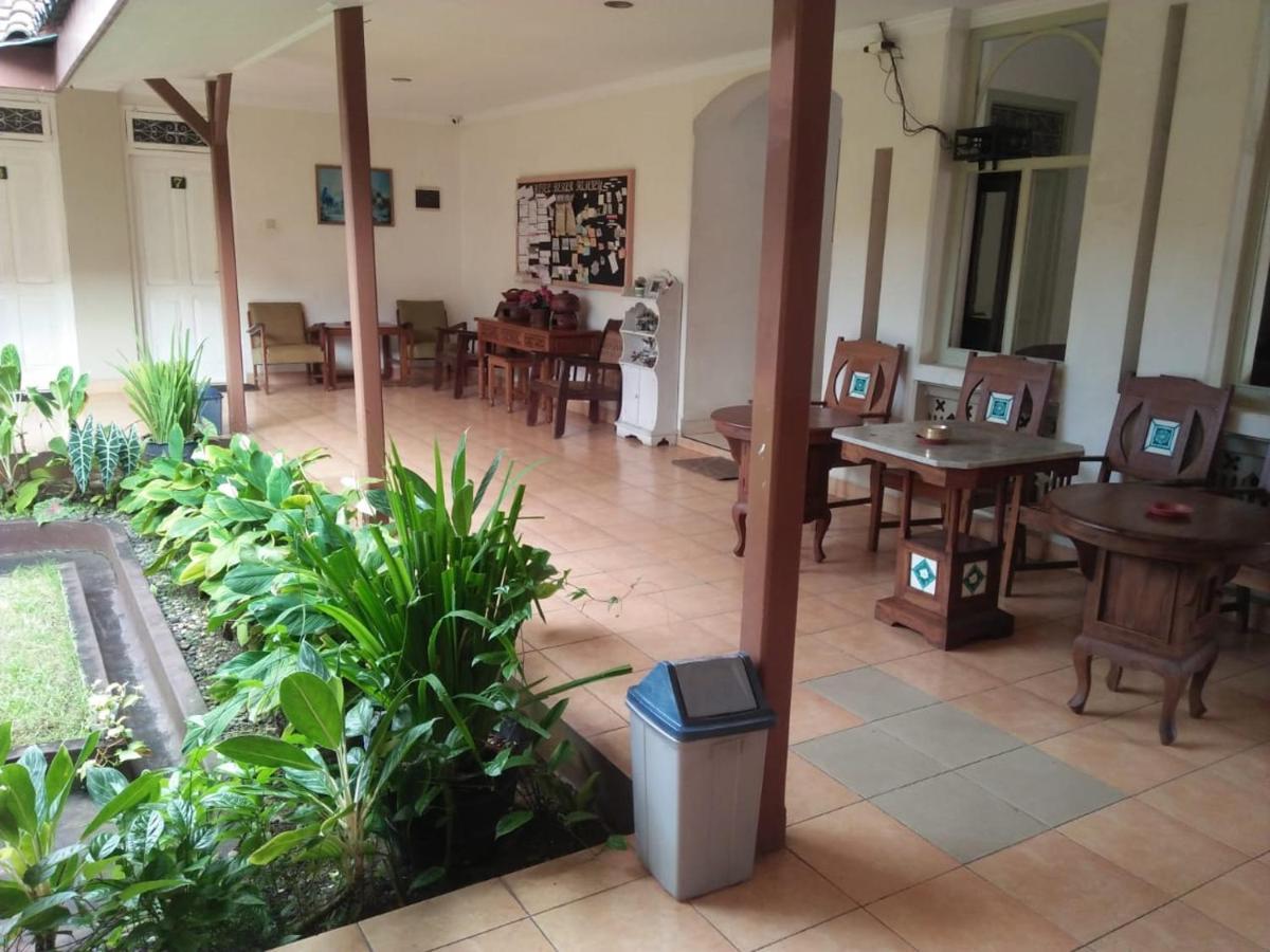 Hotel Besar פורווקרטו מראה חיצוני תמונה