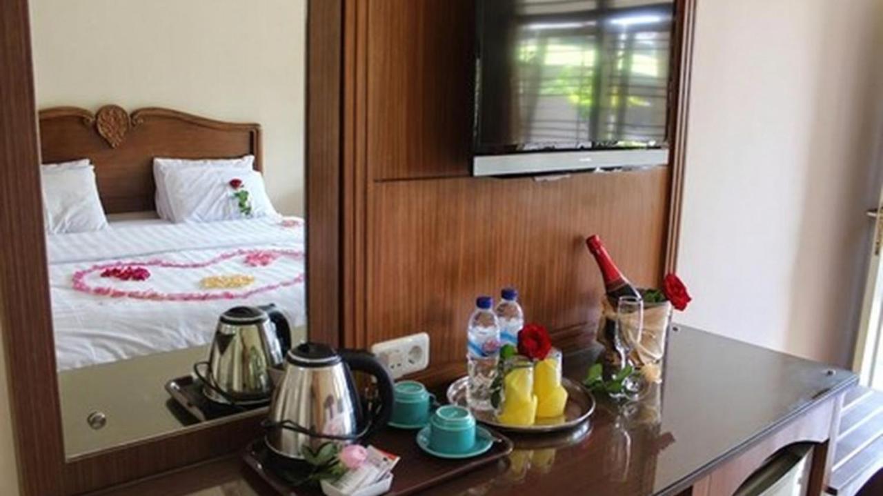 Hotel Besar פורווקרטו מראה חיצוני תמונה