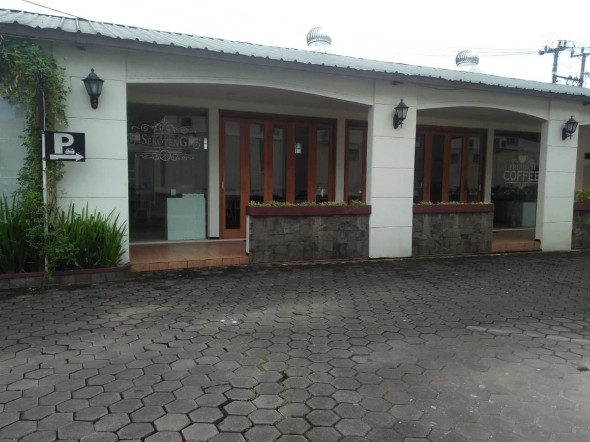 Hotel Besar פורווקרטו מראה חיצוני תמונה