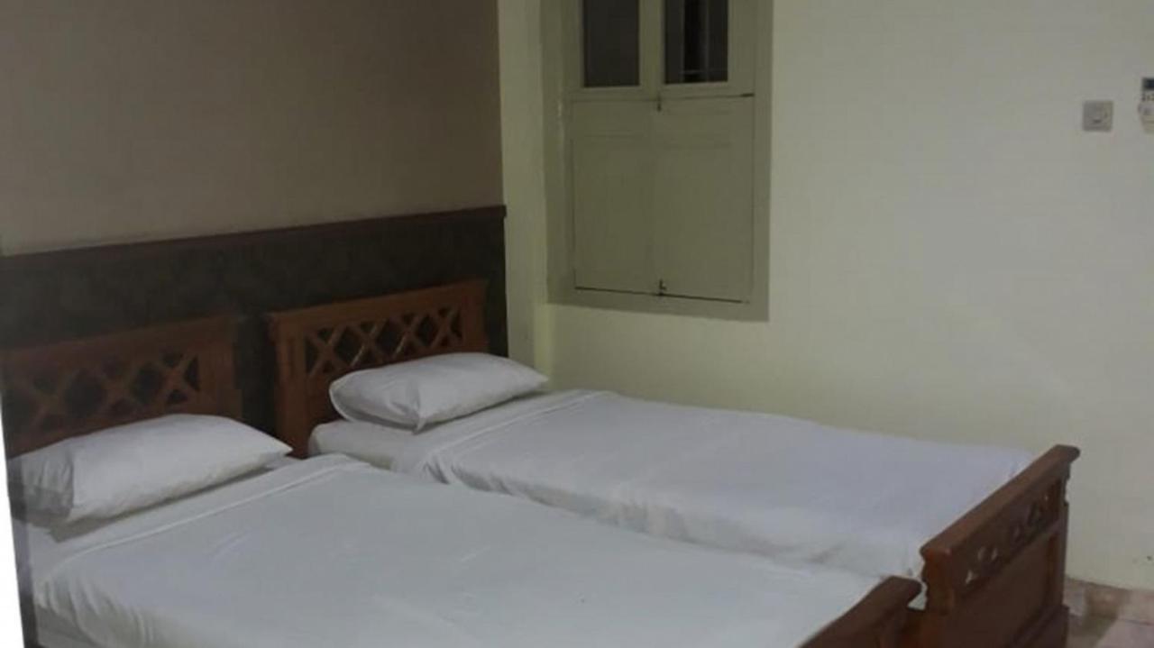 Hotel Besar פורווקרטו מראה חיצוני תמונה