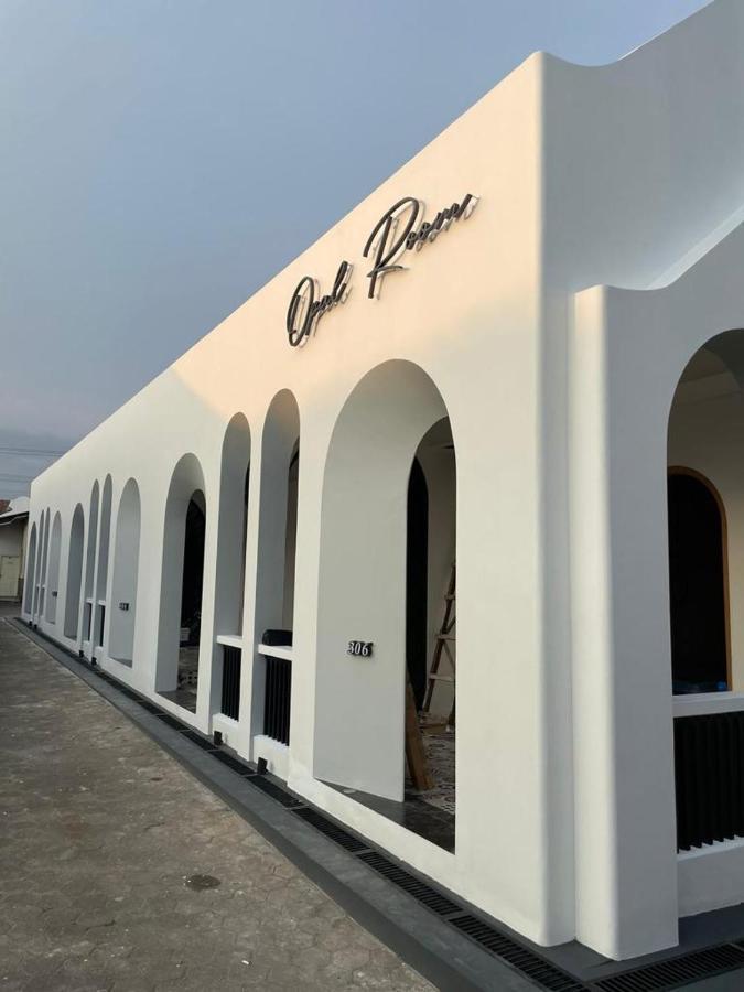 Hotel Besar פורווקרטו מראה חיצוני תמונה
