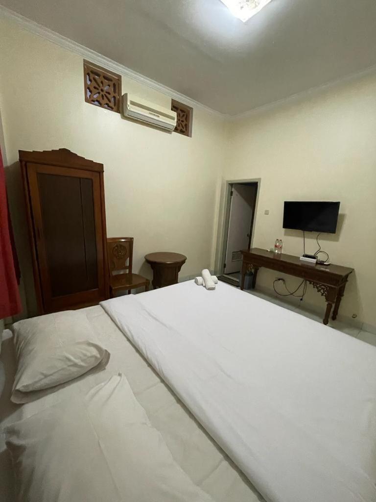 Hotel Besar פורווקרטו מראה חיצוני תמונה