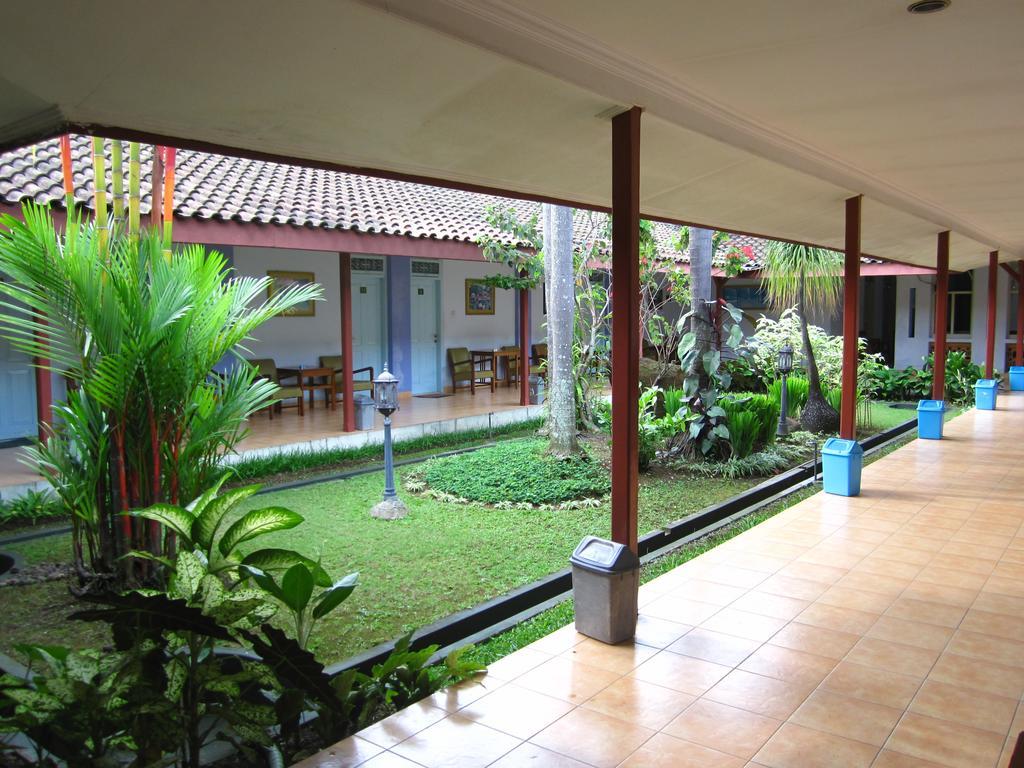 Hotel Besar פורווקרטו מראה חיצוני תמונה