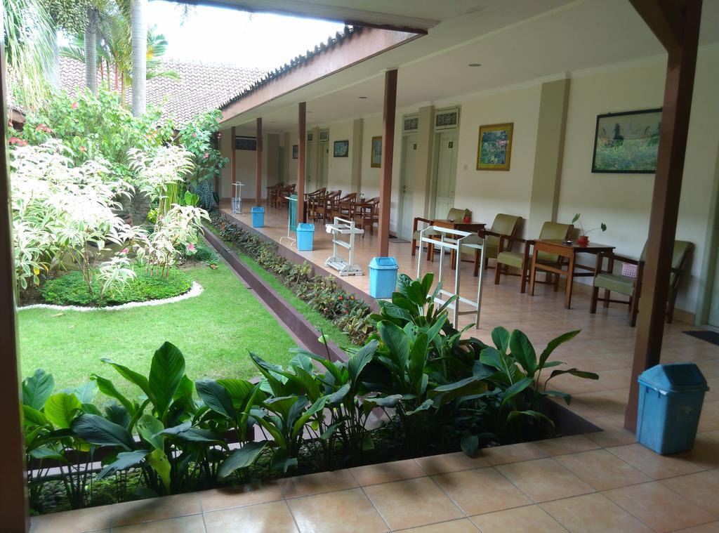 Hotel Besar פורווקרטו מראה חיצוני תמונה