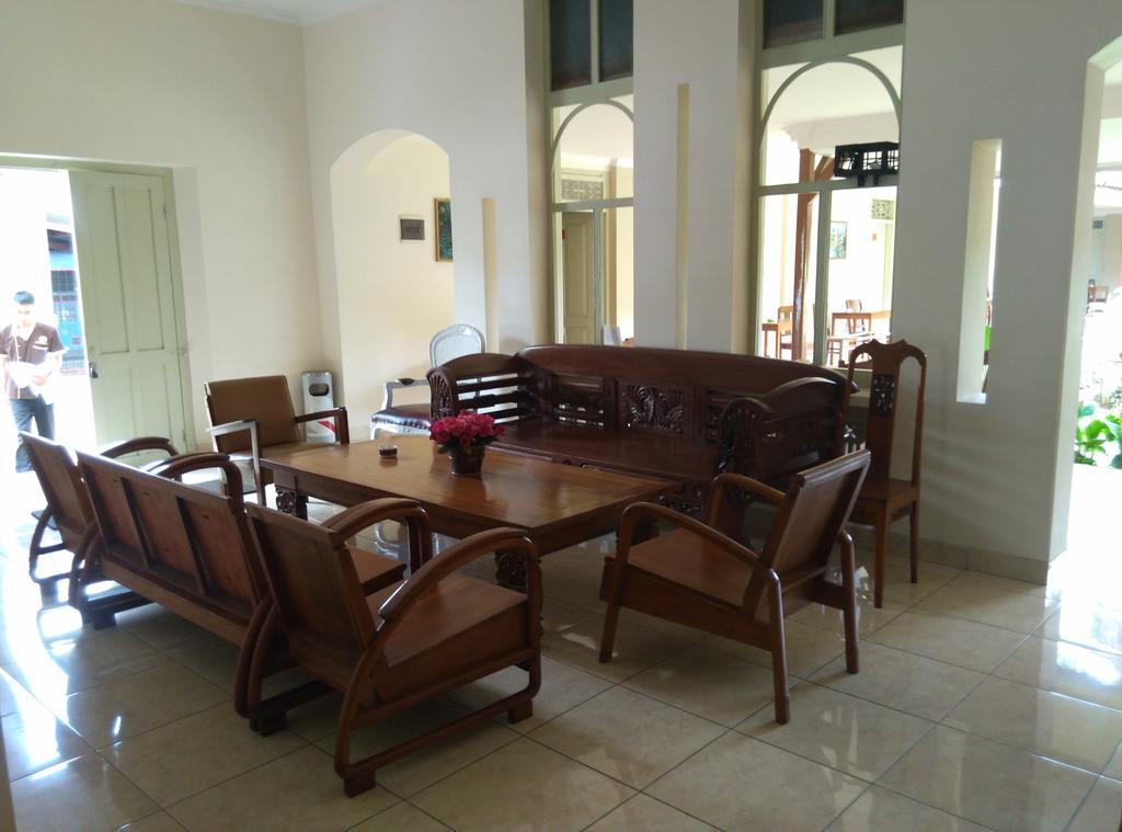 Hotel Besar פורווקרטו מראה חיצוני תמונה