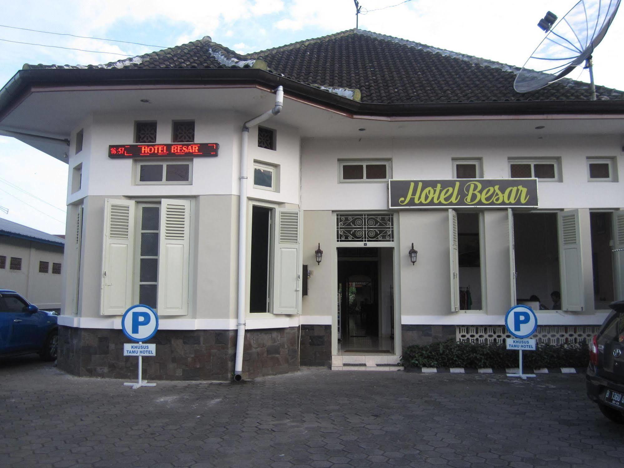 Hotel Besar פורווקרטו מראה חיצוני תמונה