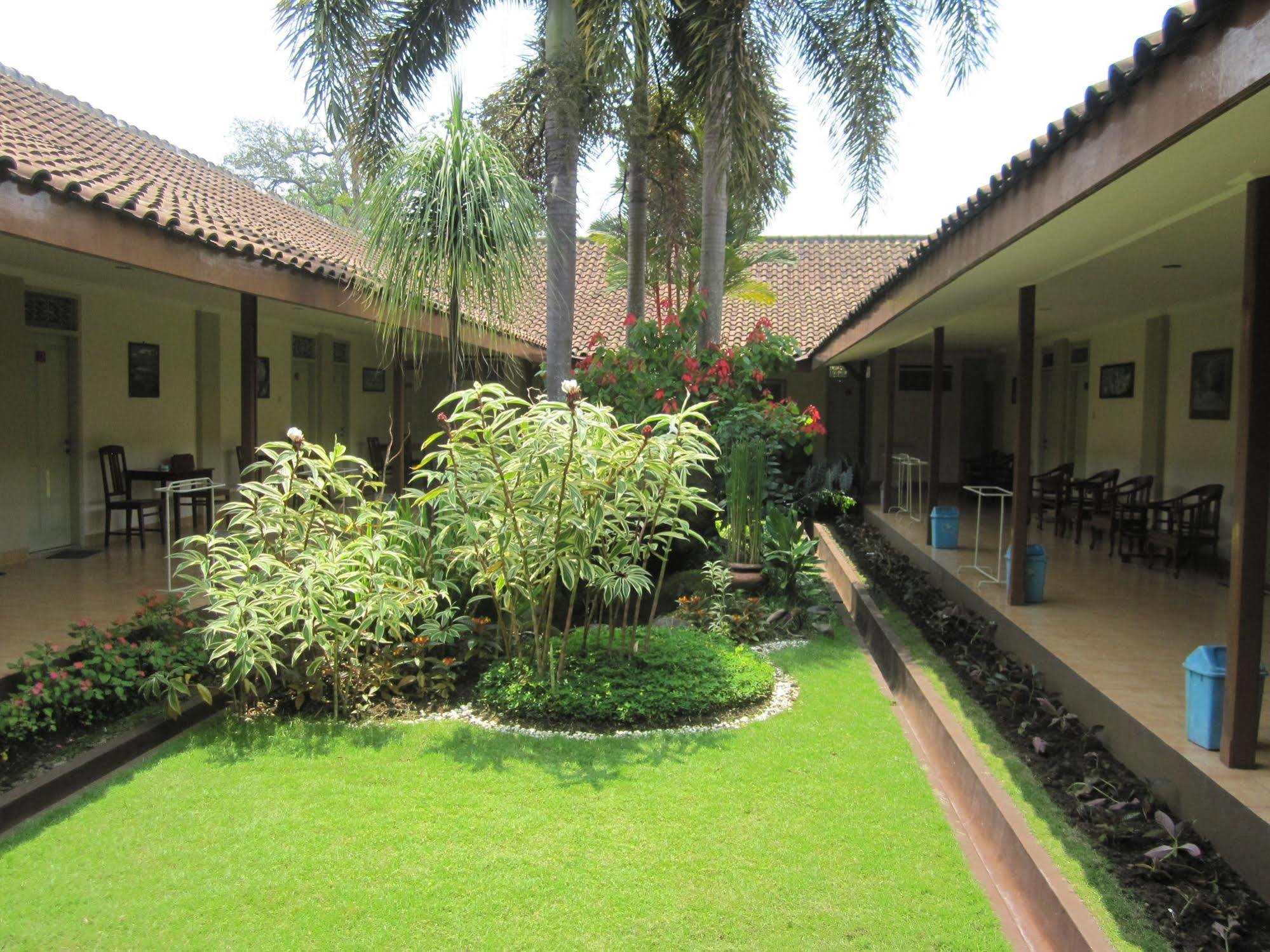 Hotel Besar פורווקרטו מראה חיצוני תמונה