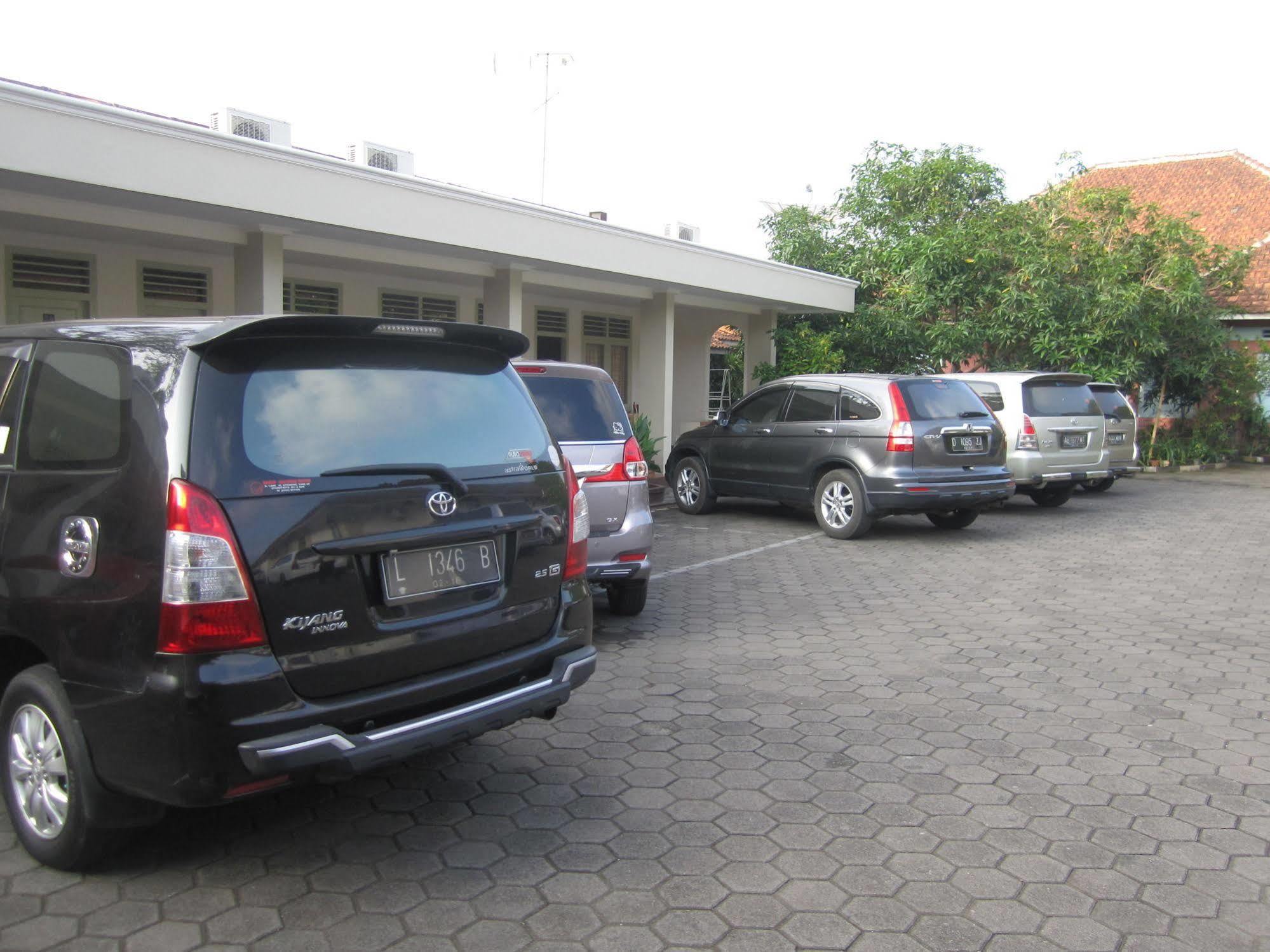 Hotel Besar פורווקרטו מראה חיצוני תמונה