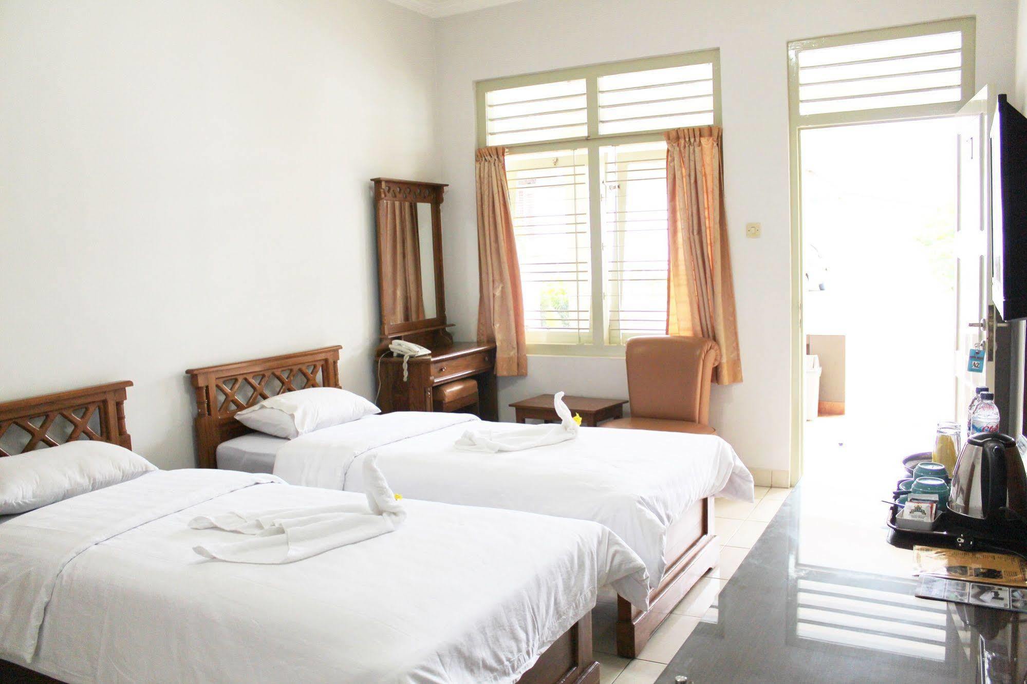 Hotel Besar פורווקרטו מראה חיצוני תמונה